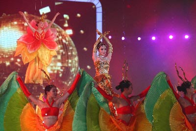 金鹰电视节开幕 观众喜爱男女演员今晚揭晓