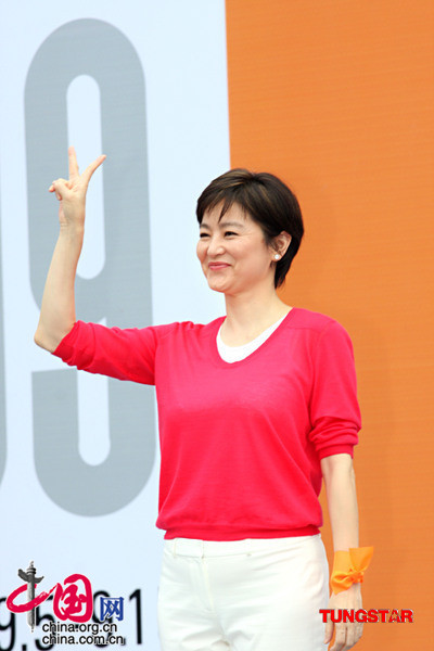 林青霞零酬劳代言听障奥运 成龙张惠妹助阵