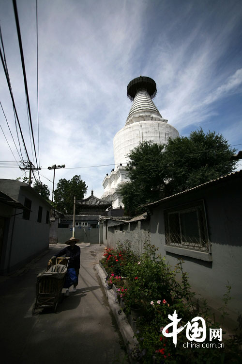 默默高耸的妙应寺白塔(组图) 中国网