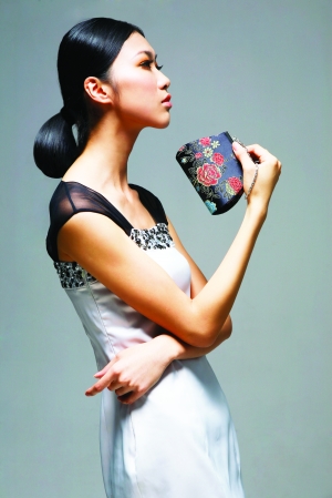 中秋夜晚女人穿什么？