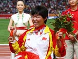 田径——女子100米T53级颁奖仪式[组图]