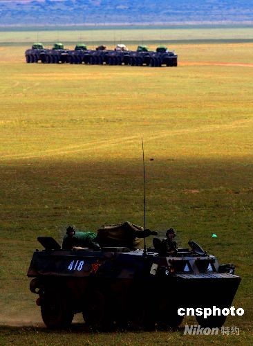 參加“礪兵--2008”演練的解放軍濟南軍區某機械化步兵旅