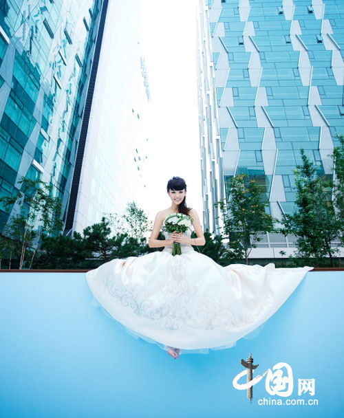 唐嫣纯美婚纱写真 宛若落入凡间的精灵