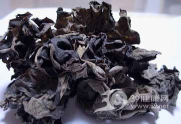 [生活提示]黑木耳可以化解肾结石(图)