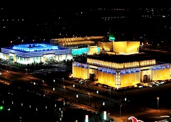 银川夜景：溢彩凤城夜 炽热大庆情