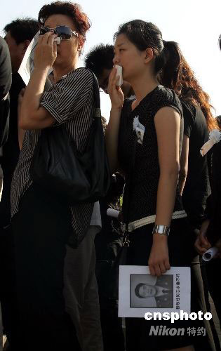 2008年9月18日上午9時，被譽為籃壇鐵臂中流砥柱的籃壇名宿穆鐵柱的追悼會在北京八寶山公墓舉行，八一男女籃、八一體工大隊的運動員、教練員以及各界自發前來的社會群眾一道為巨人送行。