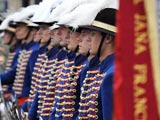 斯洛伐克举行阅兵式纪念建军节[组图]