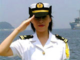 日本09年首次允许女性自卫队员到战舰上服役[组图]