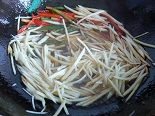 大增食欲的秋季时令菜：自制茭白牛肉丝(组图)