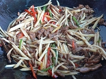 大增食欲的秋季时令菜：自制茭白牛肉丝(组图)