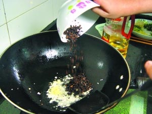 肥美鲜甜豉香四溢：私房菜豉汁蒸武昌鱼(组图)