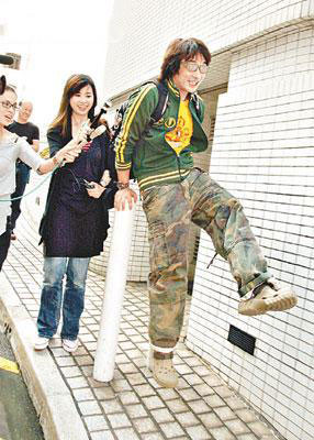 吴镇宇兴奋谈儿子苍白李嘉欣现身医院(组图)