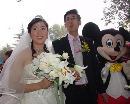 张娜甜蜜完婚
