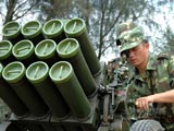 解放军南京军区某团107mm火箭炮分队实弹射击[组图]