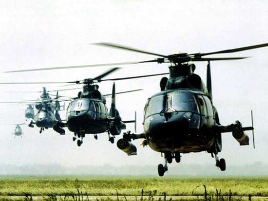 解放军装备的直-9型武装直升机