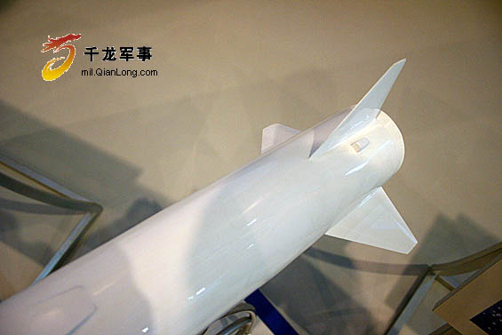 在本次珠海航展上，航天科技集团展出了空射运载火箭。航天科工集团展出了开拓者系列固体火箭。