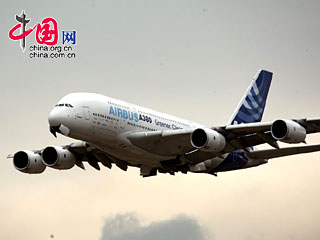 珠海航展：空中巨无霸A380展翅“秀”雄姿 图集