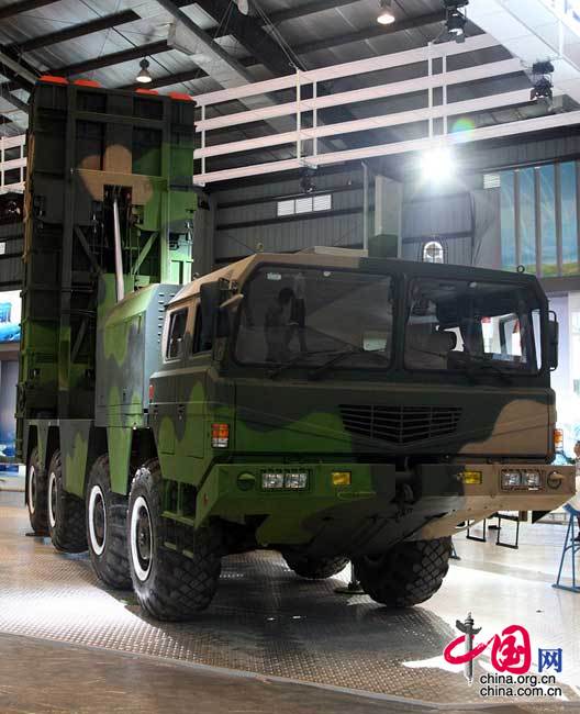 首次亮相的神鹰400制导火箭武器系统 中国网 杨佳/摄影