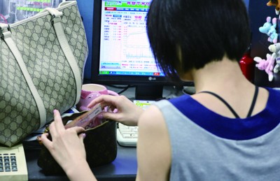 小白领辛酸经历：我为奢侈品倾尽所有