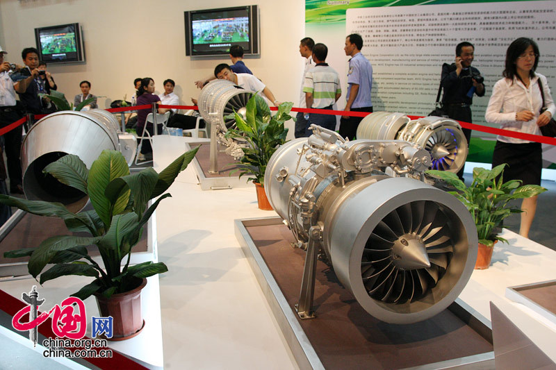2008珠海航展上展示得未来战机的心脏-国产太行系列发动机。 中国网 杨佳/摄影