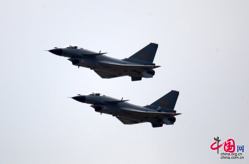 11月4日至9日，中国航空航天博览会在珠海举行，图为中国空军的歼十战机编队飞行。 中国网 杨佳/摄影