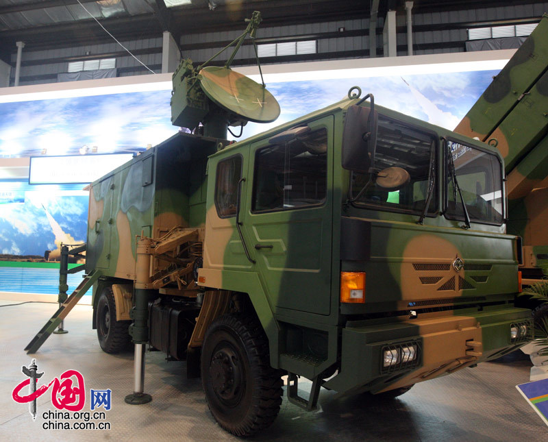 2008珠海航展 LY-60地空导弹武器系统，搜索指挥车侧面 中国网 杨佳/摄影