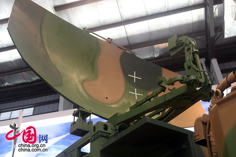 2008珠海航展 LY-60地空导弹武器系统，搜索指挥车雷达系统 中国网 杨佳/摄影