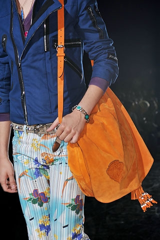GUCCI09春夏男包分外妖娆
