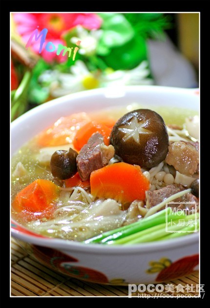 健康营养鲜美无比:寒冷天气里的生菌牛肉汤