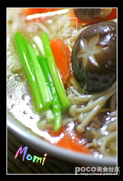 健康营养鲜美无比:寒冷天气里的生菌牛肉汤