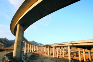 西六环建成北京市最长高架桥