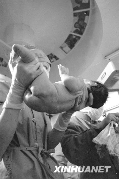  1988年3月10日8时56分，中国大陆首例试管婴儿郑萌珠在北京诞生，出生时体重3900克，身长52厘米。