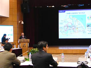 18年浦东探索产业升级之路