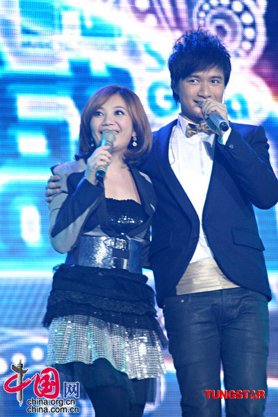 12月7日，梁靜茹、古巨基在上海舉行的“2008MTV超級盛典之星光之夜”演唱會上獻唱。