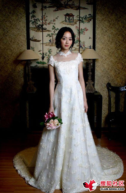 新娘婚纱照图片_新娘婚纱照-大气又节约的精致婚礼(2)