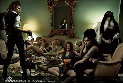 　　2008年4月: 有趣的姑娘Sandra Bernhard， Chelsea Handler， Jenna Fischer， Sarah Silverman和Wanda Sykes。 攝影Annie Leibovitz; 