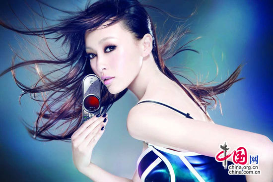 美女唐嫣再登杂志封面成凡间精灵的绽放