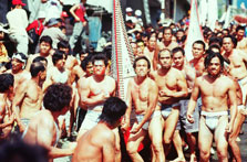 兰屿达悟族人的驱灵祭 