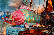 农历七月烧王船祭奠