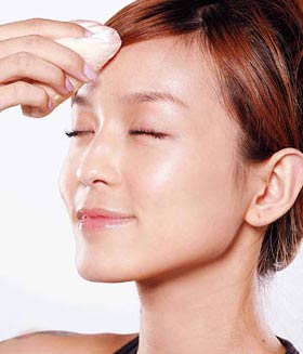 四步打造讨喜春节妆容