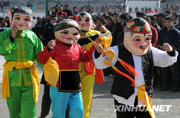 全國各地群眾各種形式鬧元宵[組圖]