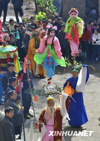 全國各地群眾各種形式鬧元宵[組圖]