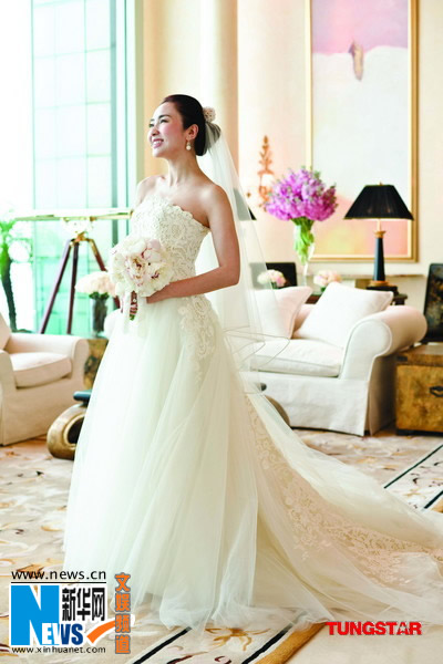 黎姿香港完婚婚纱照风情万种