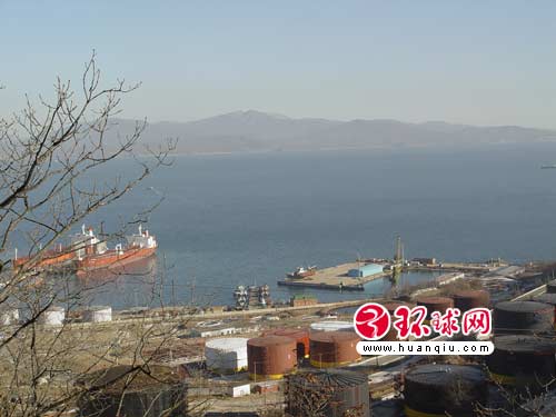 外交部就中国船只在俄海域遇险向俄提出交涉[组图]