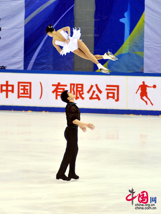 2月21日，张丹/张昊在大冬会花样滑冰预决赛上的优美身姿。 王茂桓/摄影