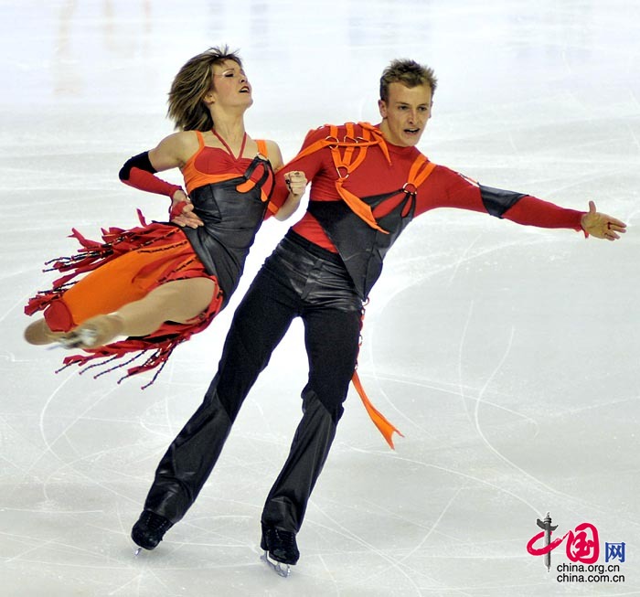 絢麗多彩的冰上芭蕾----大冬會花樣滑冰冰舞比賽精彩瞬間 劉國興/攝影