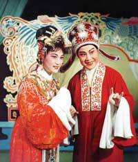 《西园记》徐玉兰饰张继华、王文娟饰王玉真