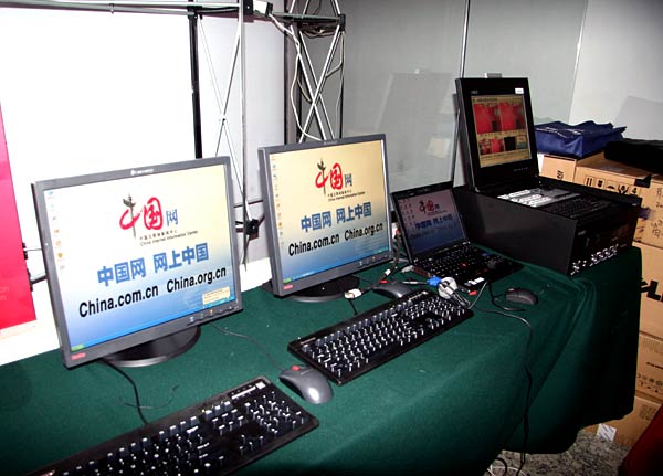 2009年'两会'中国网人民大会堂访谈直播间设备间 曾志/摄影