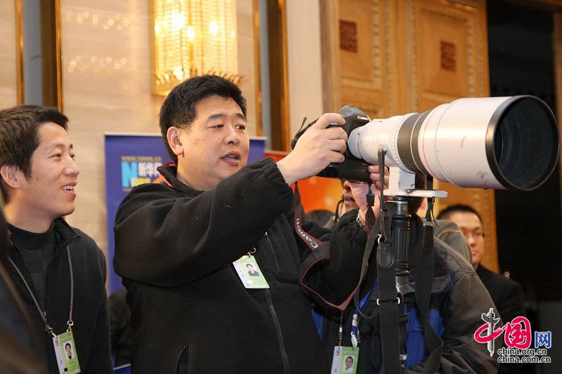 现场的这门“巨炮”吸引了无数的眼球。中国网 摄影 杨佳