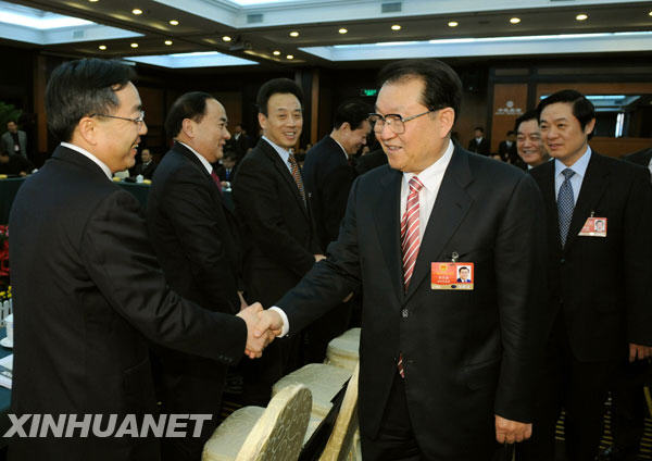 3月5日，中共中央政治局常委李长春参加十一届全国人大二次会议四川代表团的审议。